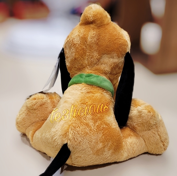 DISNEY PARKS PLUTO BIG FEET PLUSH - Picture 6 of 6